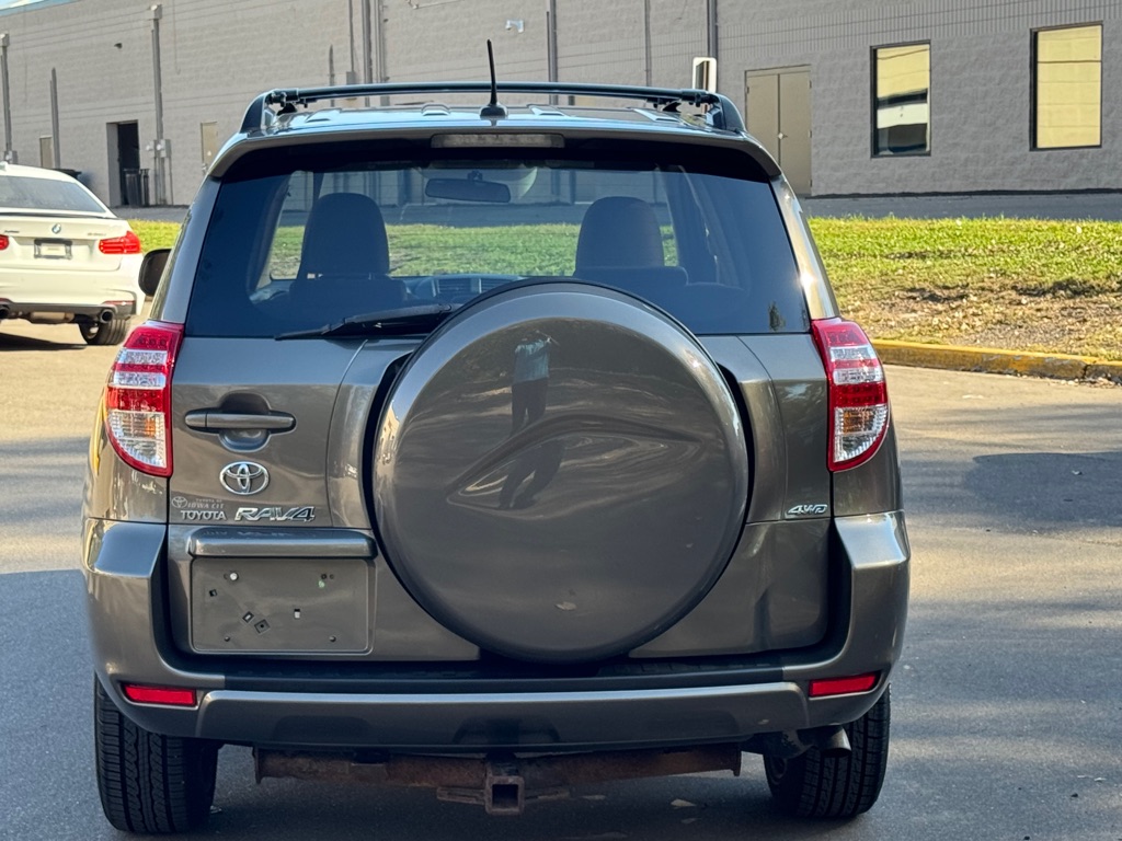 Photo 5 of this TOYOTA RAV4