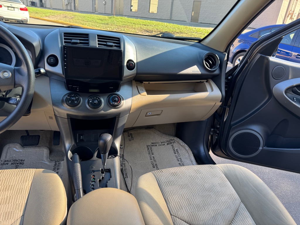 Photo 16 of this TOYOTA RAV4