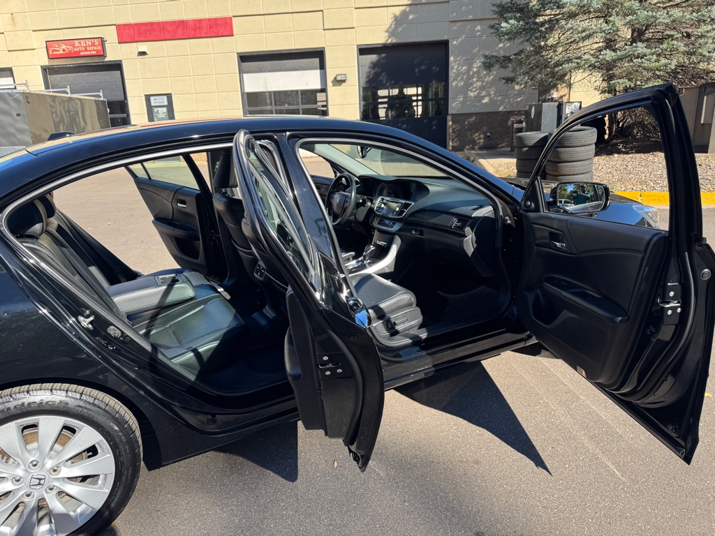 Photo 11 of this HONDA ACCORD