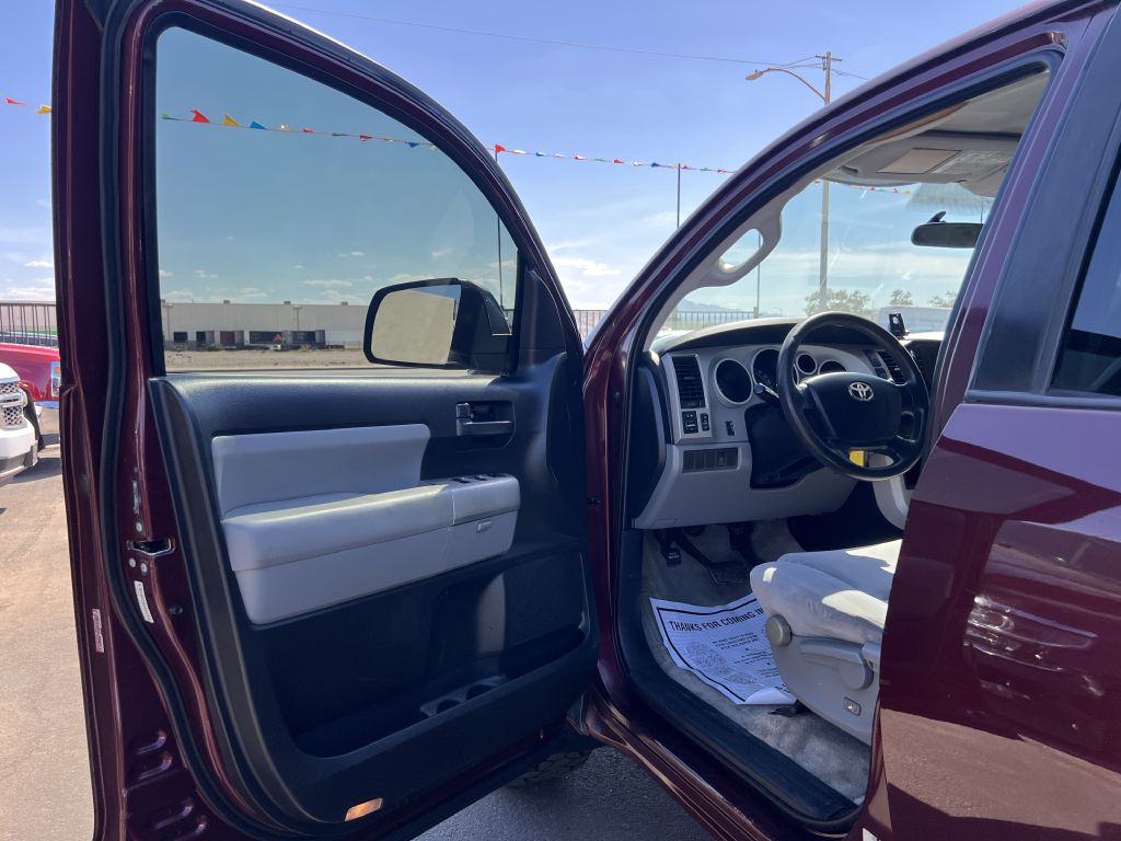 Photo 9 of this TOYOTA SEQUOIA