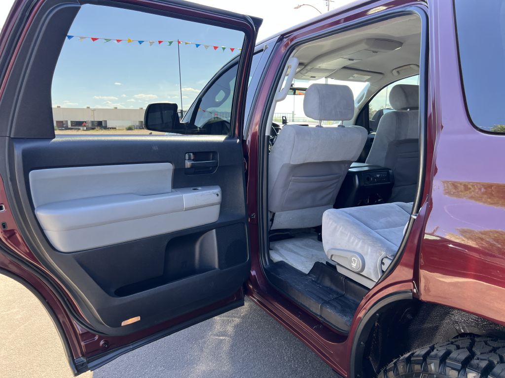 Photo 11 of this TOYOTA SEQUOIA