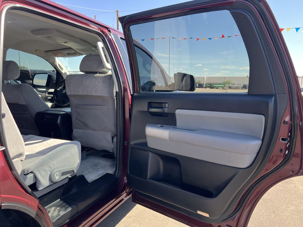 Photo 16 of this TOYOTA SEQUOIA