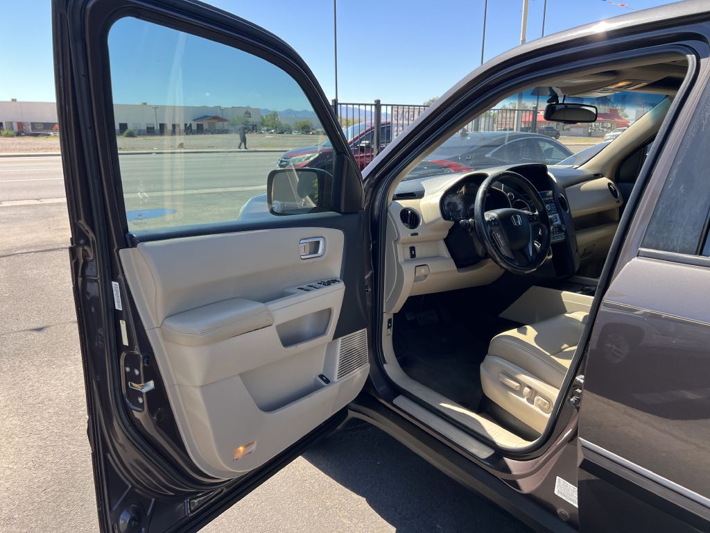 Photo 9 of this HONDA PILOT