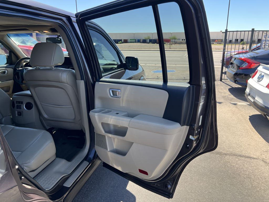 Photo 16 of this HONDA PILOT