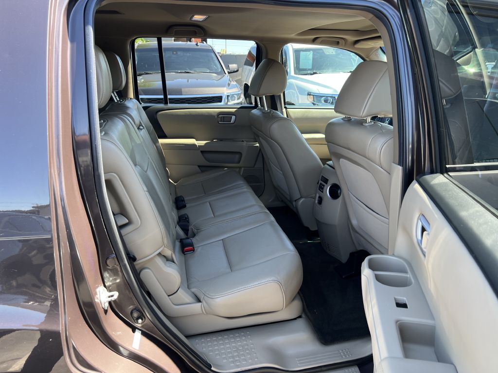 Photo 17 of this HONDA PILOT