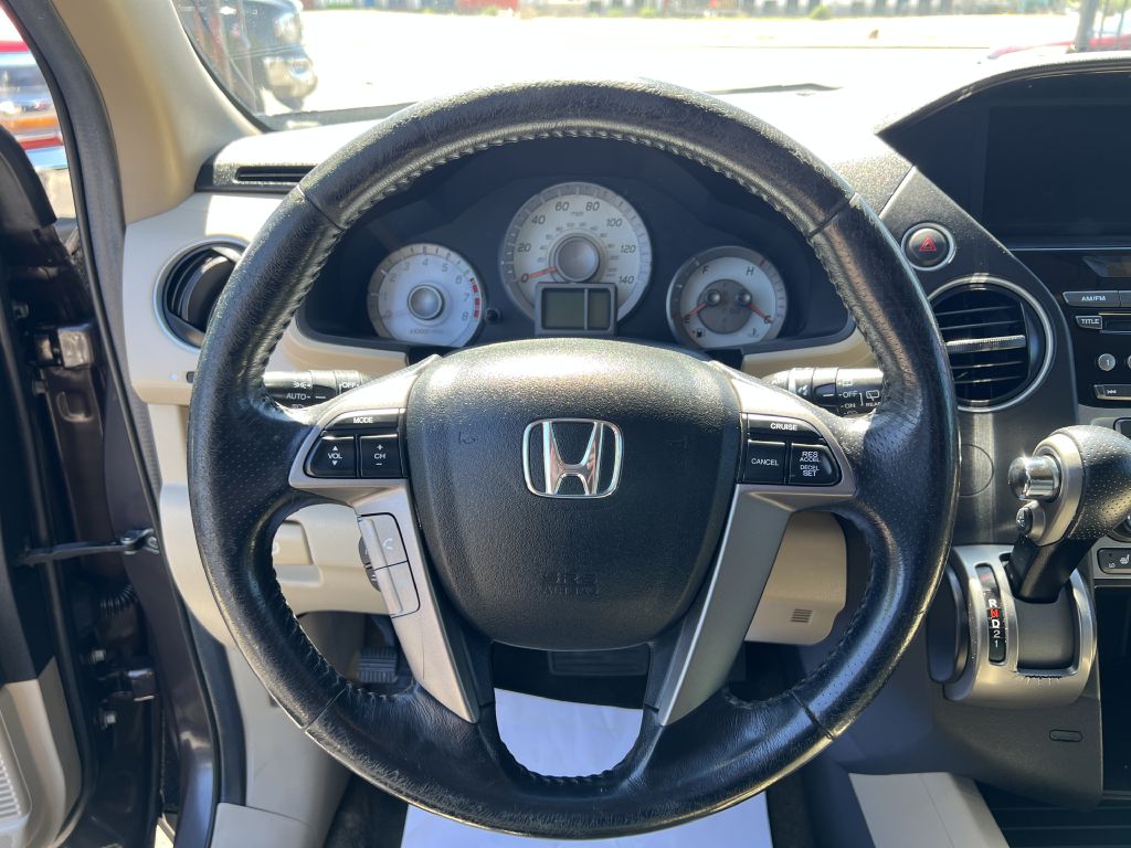 Photo 24 of this HONDA PILOT