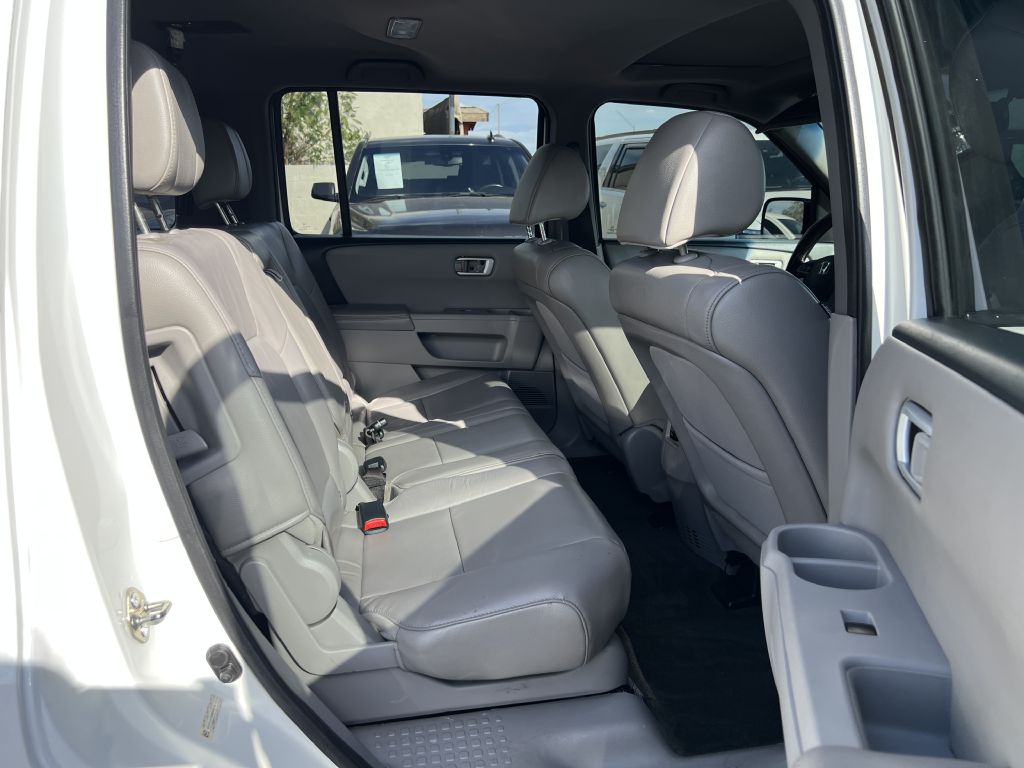 Photo 17 of this HONDA PILOT