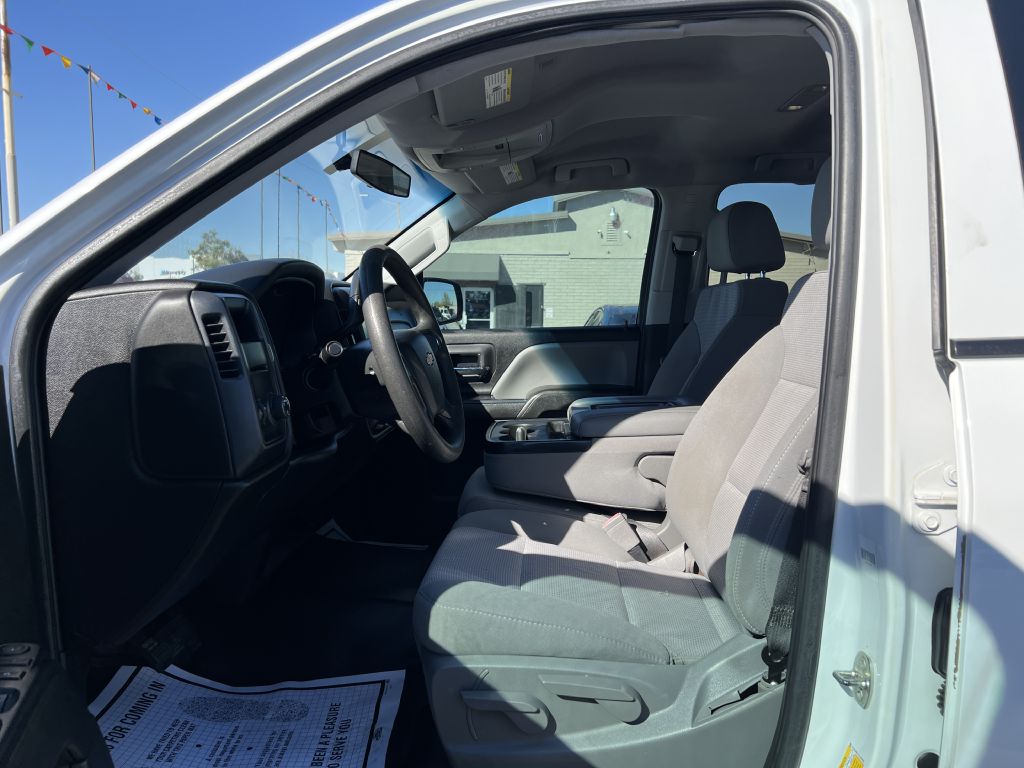 Photo 10 of this CHEVROLET SILVERADO