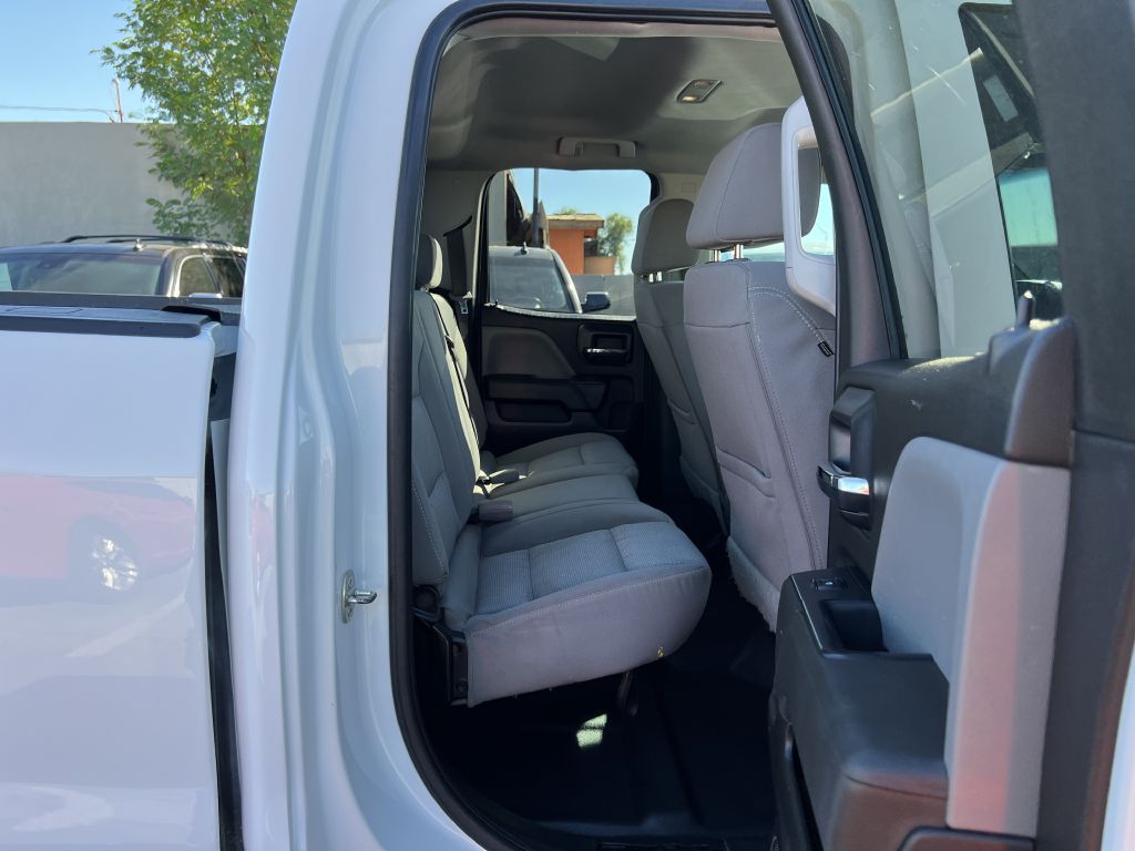 Photo 14 of this CHEVROLET SILVERADO