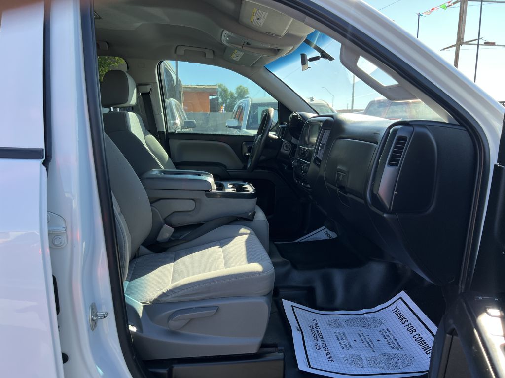 Photo 16 of this CHEVROLET SILVERADO