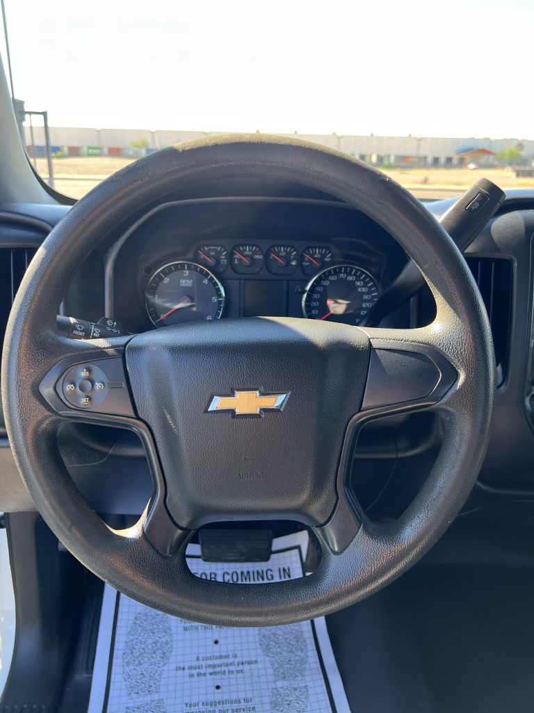 Photo 18 of this CHEVROLET SILVERADO