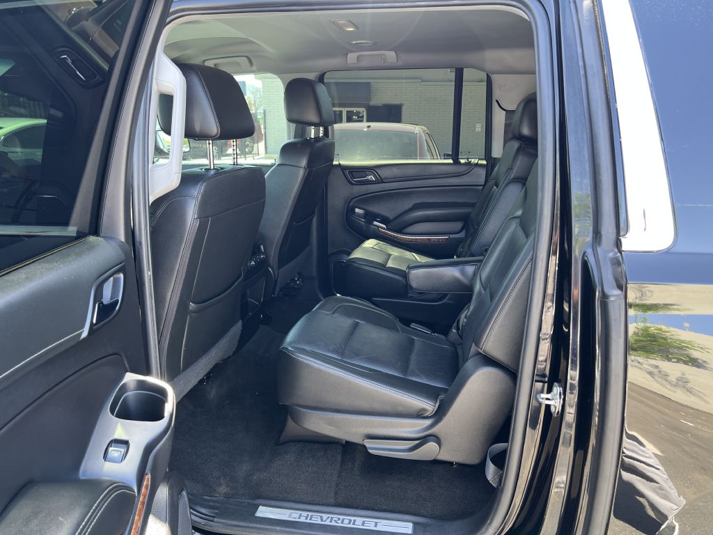 Photo 12 of this CHEVROLET SUBURBAN