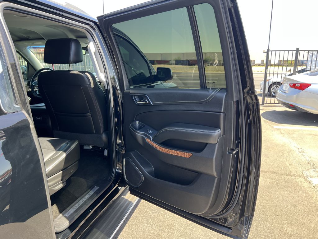 Photo 16 of this CHEVROLET SUBURBAN