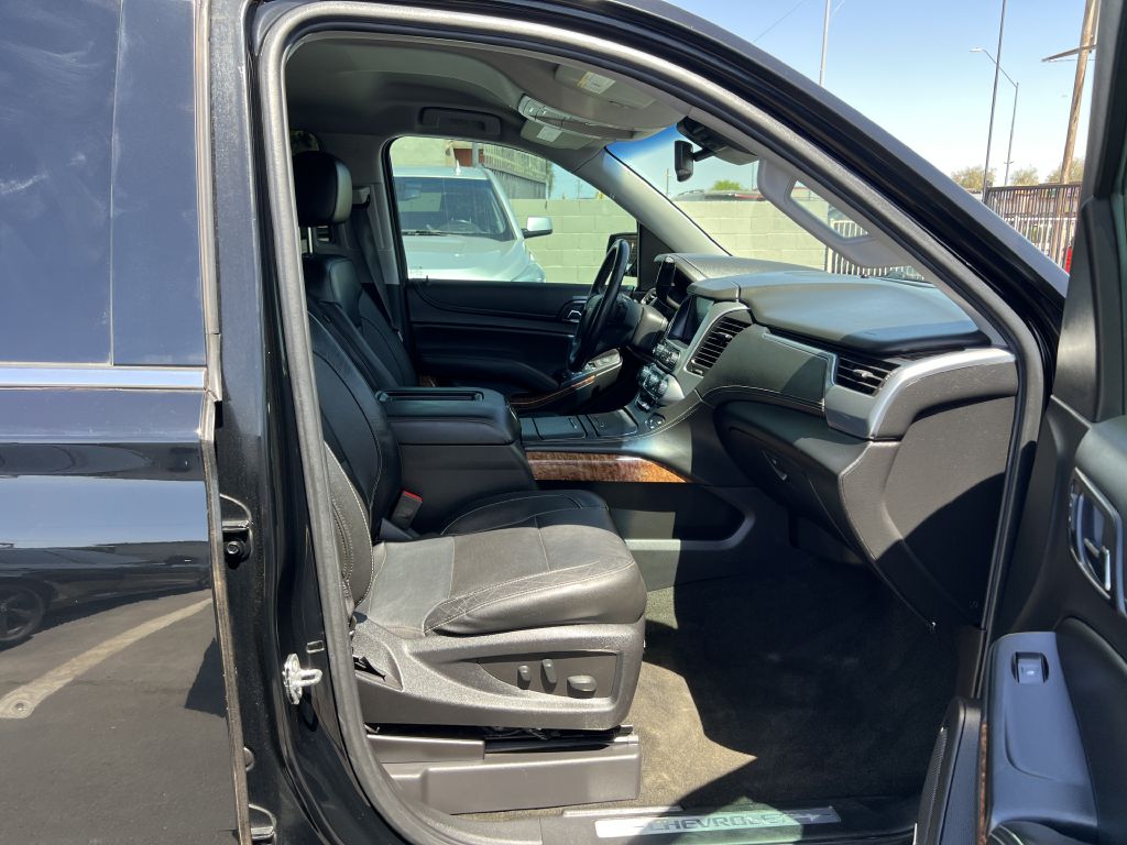 Photo 19 of this CHEVROLET SUBURBAN