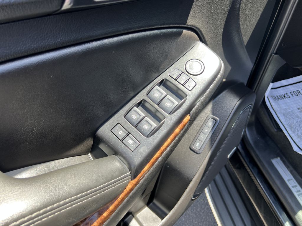 Photo 21 of this CHEVROLET SUBURBAN