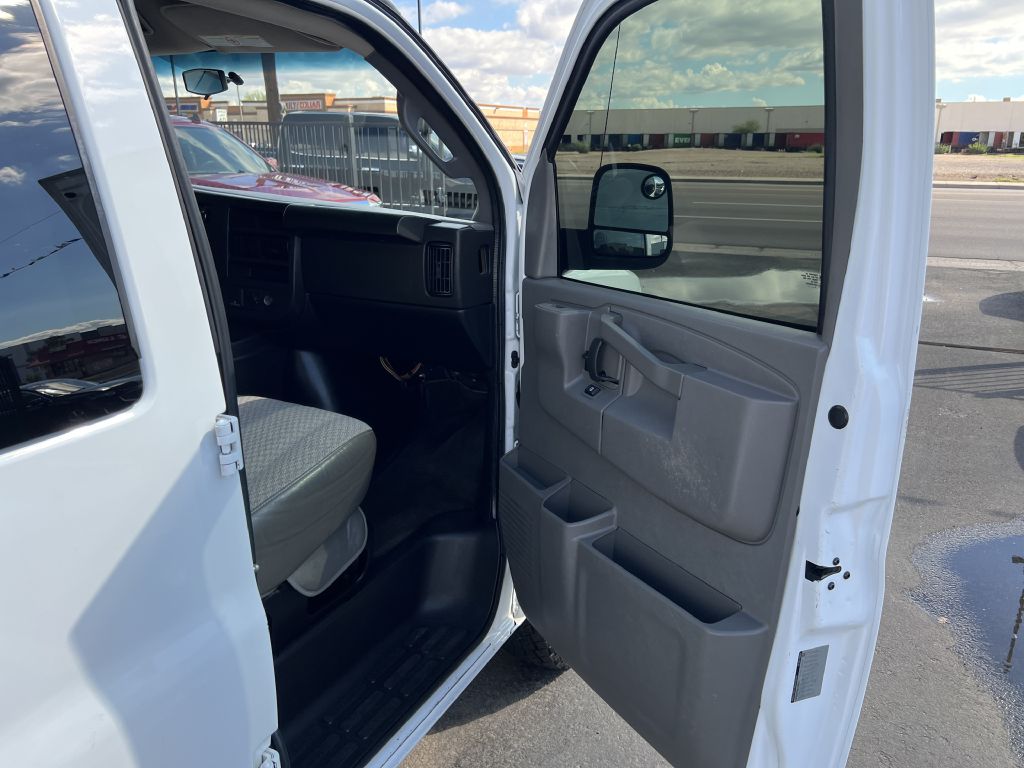 Photo 16 of this CHEVROLET EXPRESS G3500