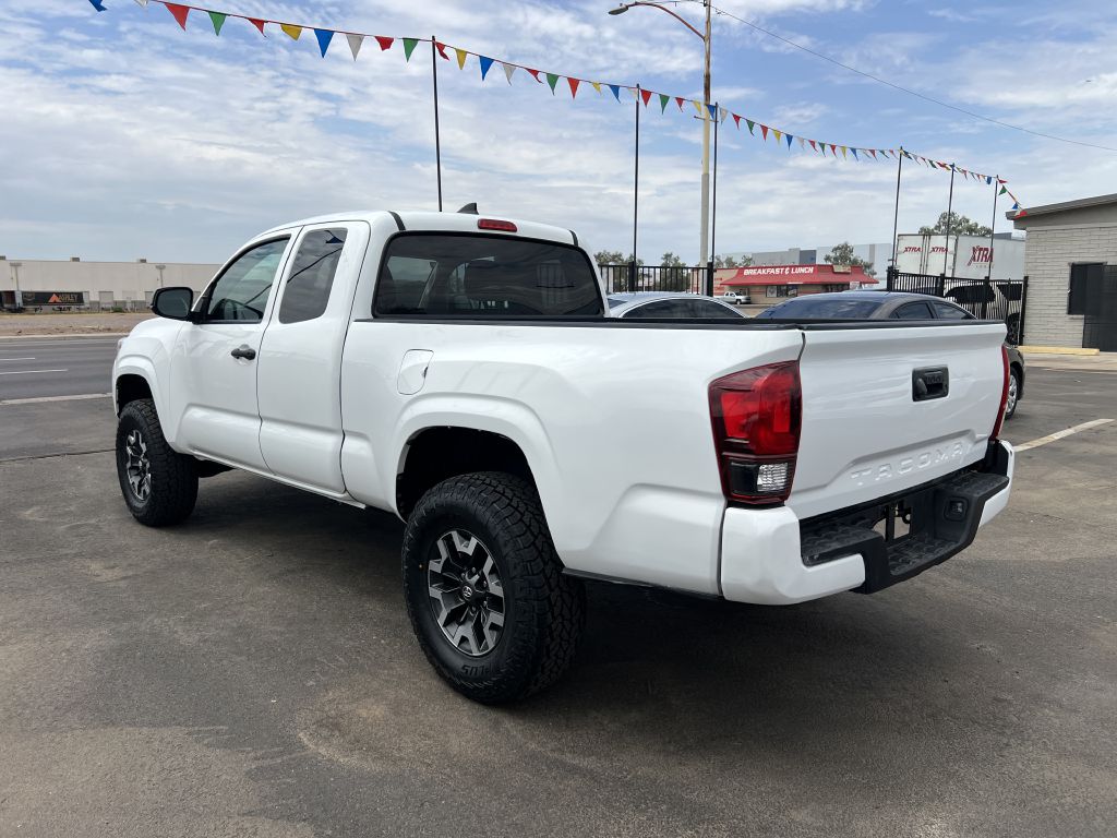 Photo 7 of this TOYOTA TACOMA