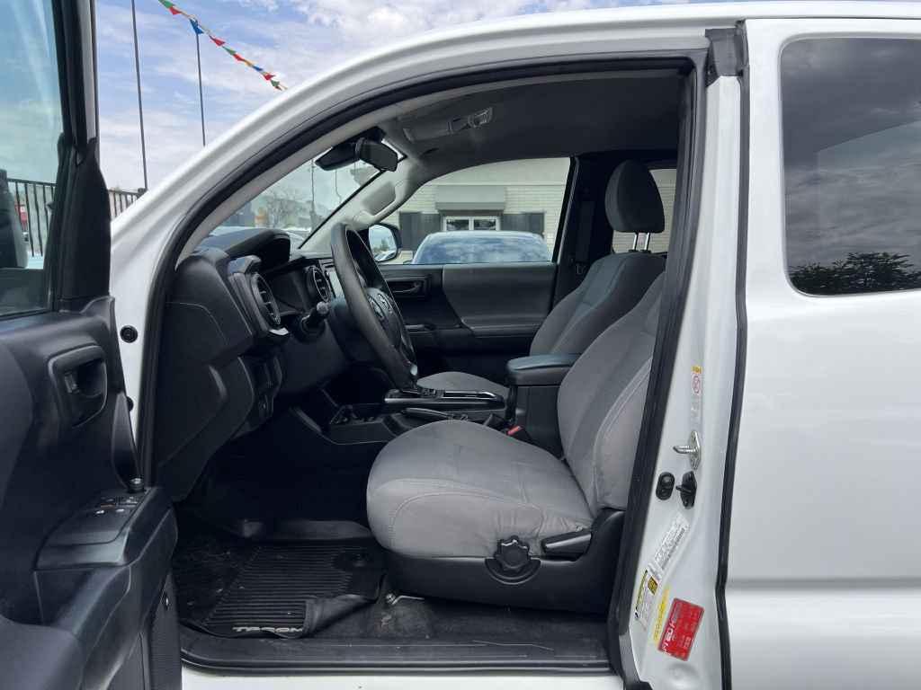 Photo 10 of this TOYOTA TACOMA