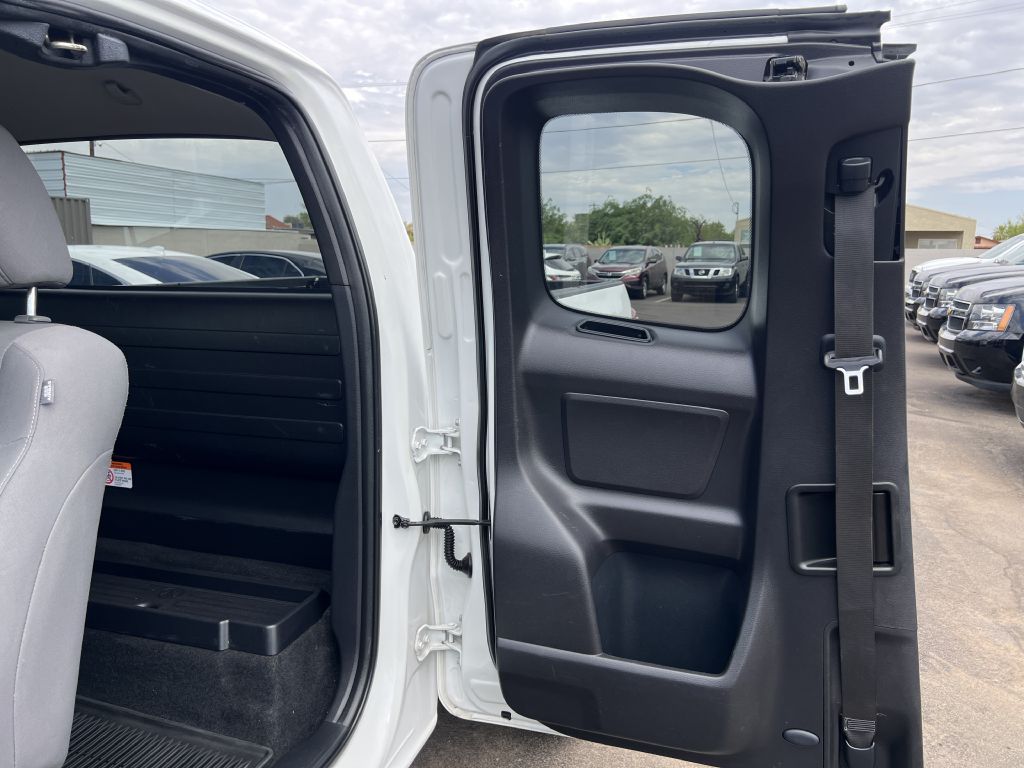 Photo 11 of this TOYOTA TACOMA