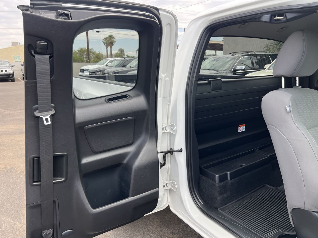 Photo 13 of this TOYOTA TACOMA