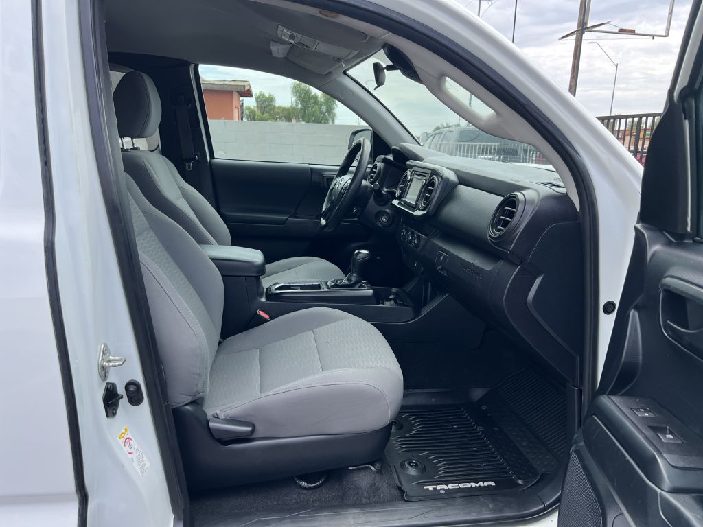 Photo 16 of this TOYOTA TACOMA