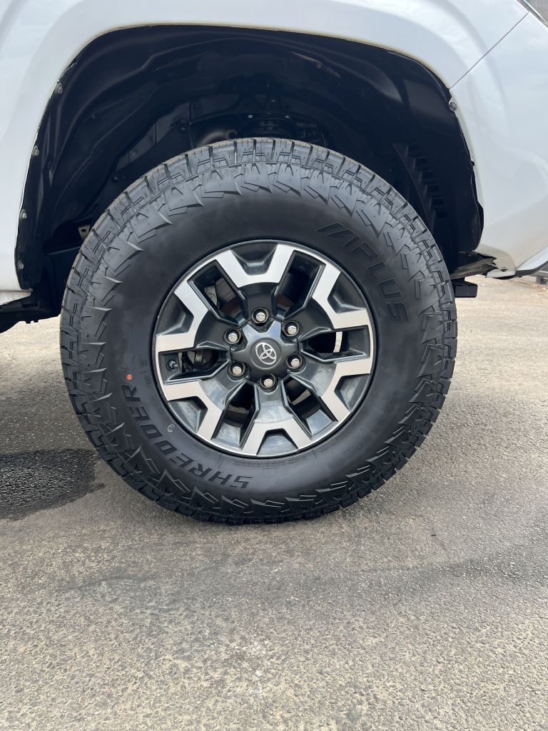 Photo 17 of this TOYOTA TACOMA