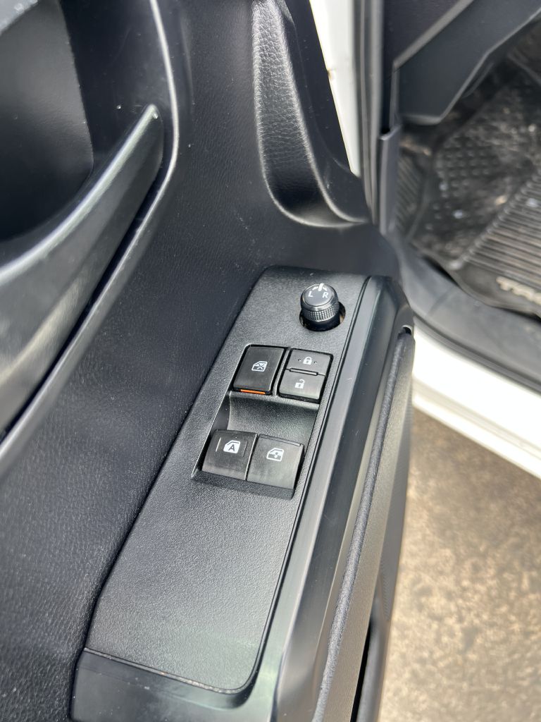 Photo 18 of this TOYOTA TACOMA