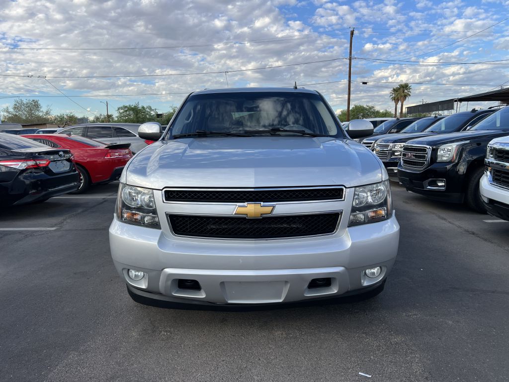 Photo 2 of this CHEVROLET SUBURBAN