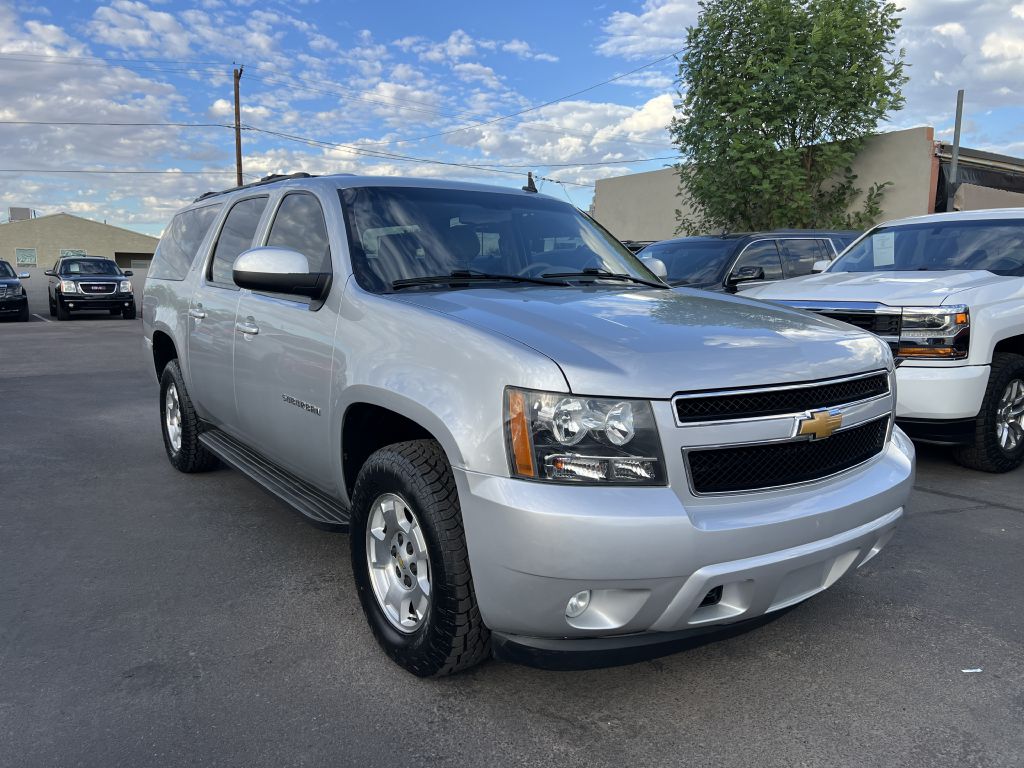 Photo 3 of this CHEVROLET SUBURBAN