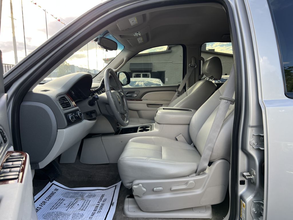 Photo 10 of this CHEVROLET SUBURBAN