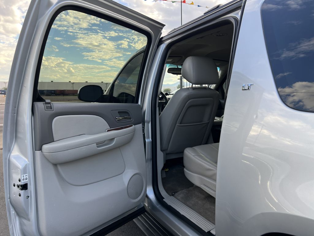 Photo 11 of this CHEVROLET SUBURBAN