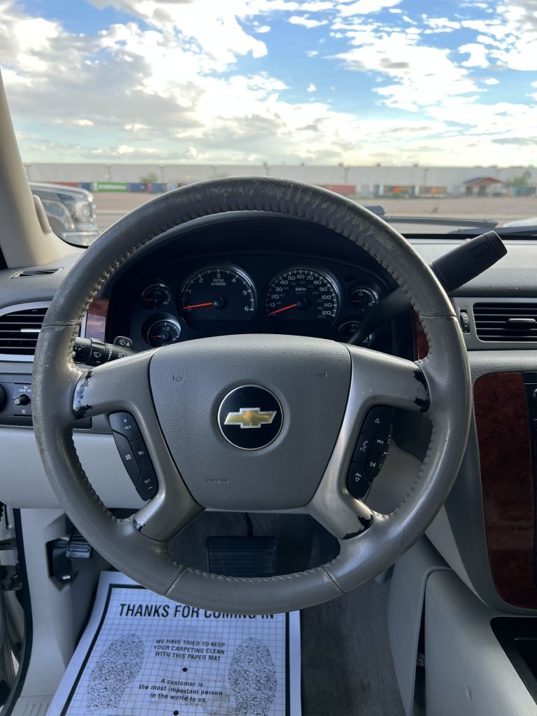 Photo 22 of this CHEVROLET SUBURBAN