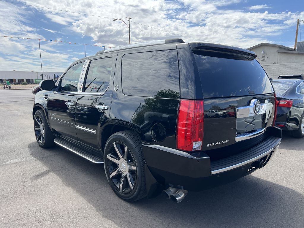Photo 7 of this CADILLAC ESCALADE