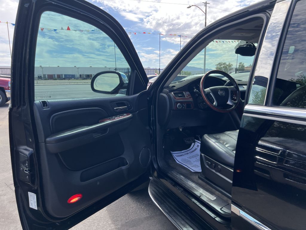 Photo 9 of this CADILLAC ESCALADE