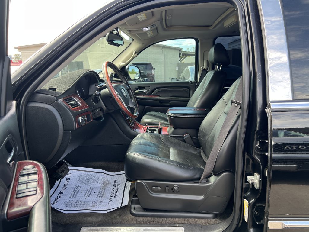 Photo 10 of this CADILLAC ESCALADE