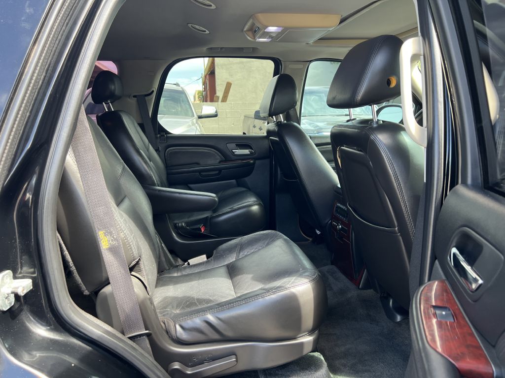 Photo 17 of this CADILLAC ESCALADE
