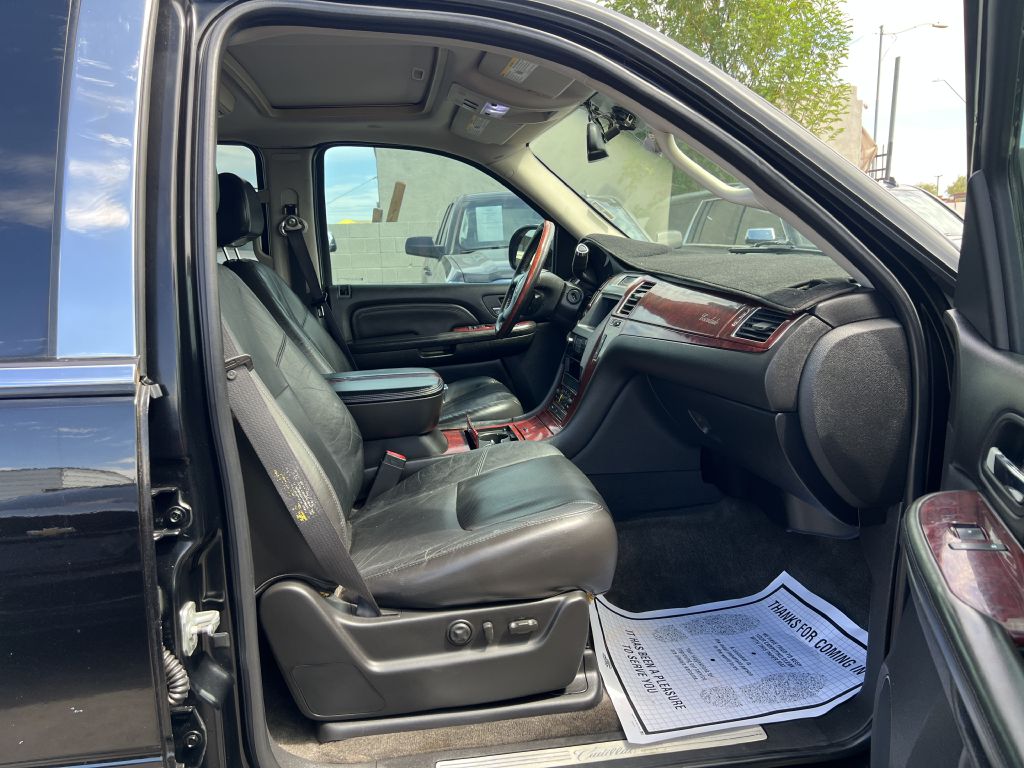 Photo 19 of this CADILLAC ESCALADE
