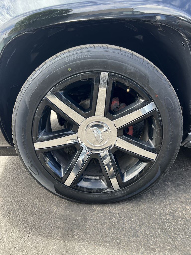 Photo 20 of this CADILLAC ESCALADE