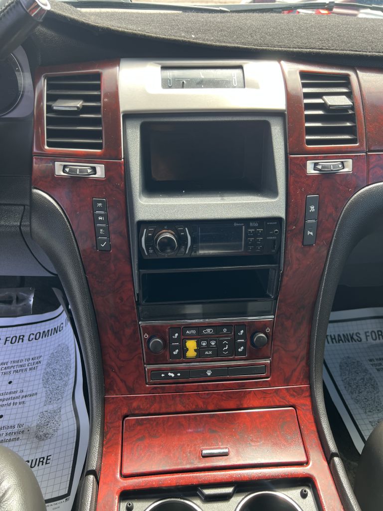 Photo 24 of this CADILLAC ESCALADE