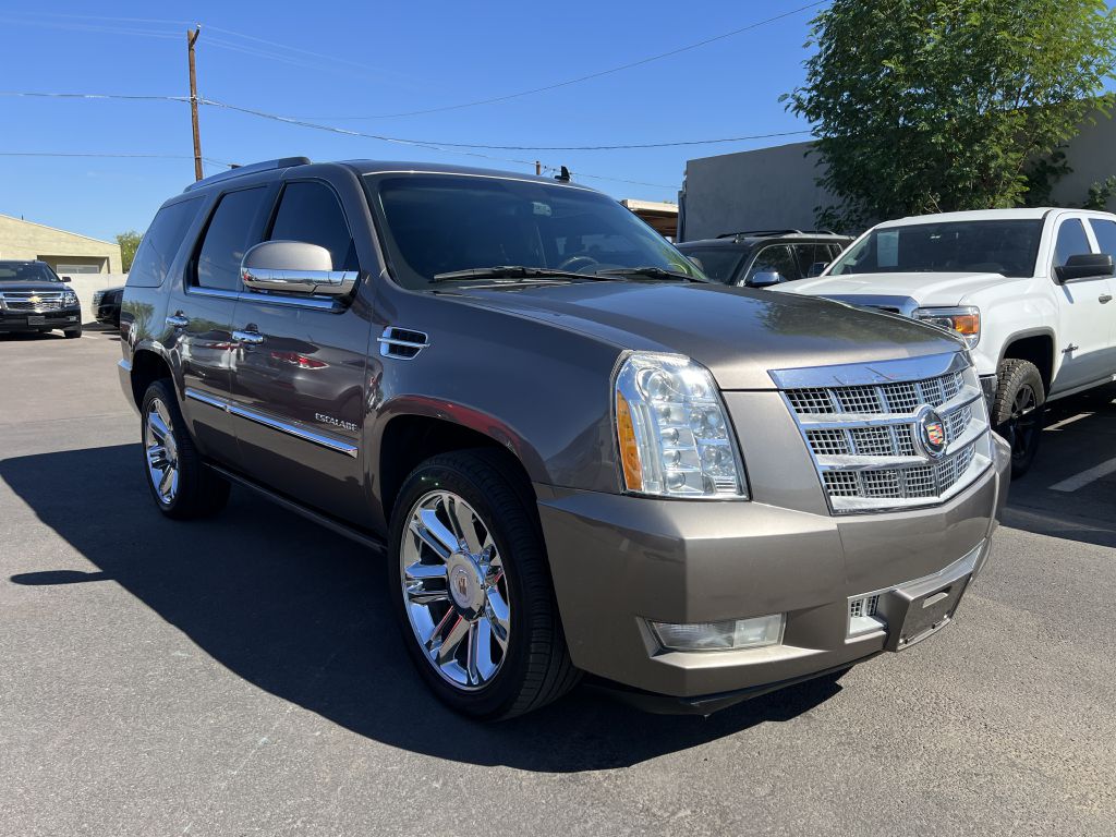 Photo 3 of this CADILLAC ESCALADE