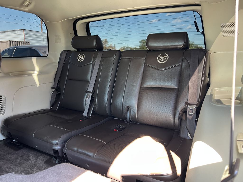 Photo 13 of this CADILLAC ESCALADE