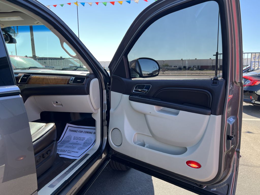 Photo 18 of this CADILLAC ESCALADE