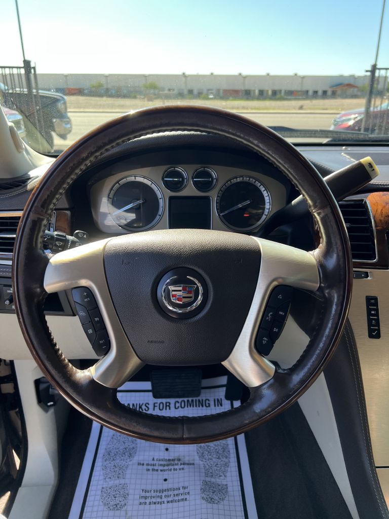 Photo 21 of this CADILLAC ESCALADE