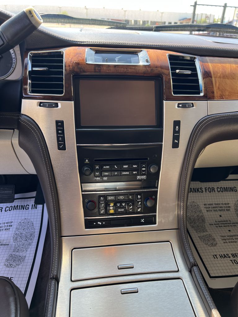 Photo 22 of this CADILLAC ESCALADE
