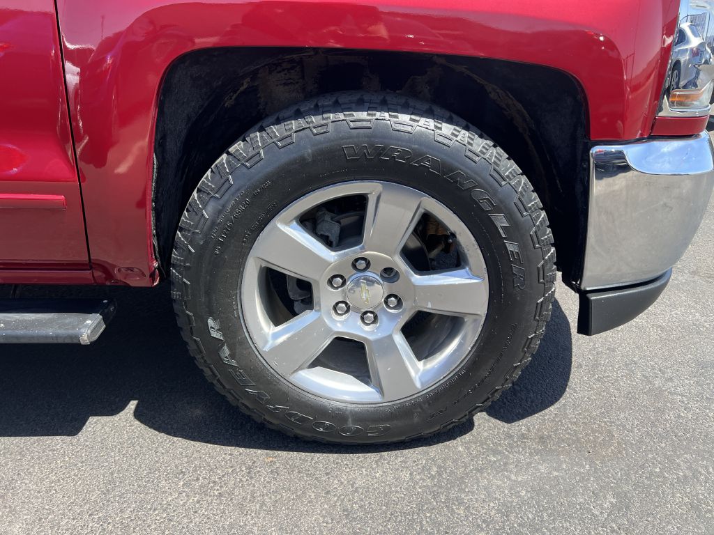 Photo 17 of this CHEVROLET SILVERADO