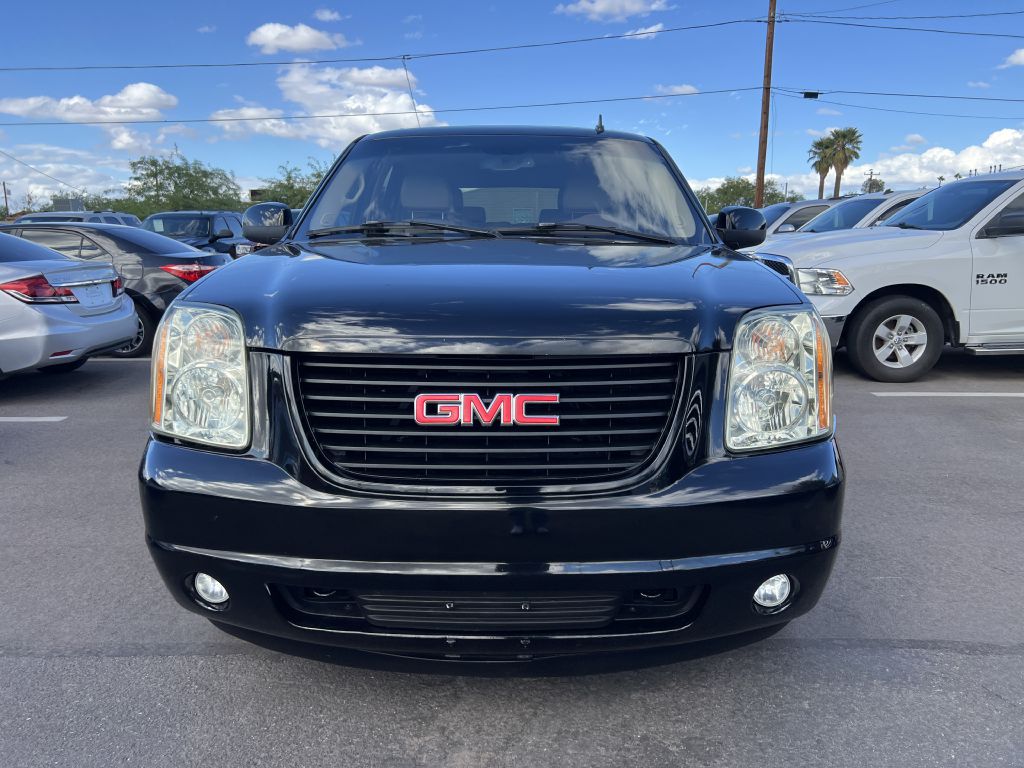 Photo 2 of this GMC YUKON