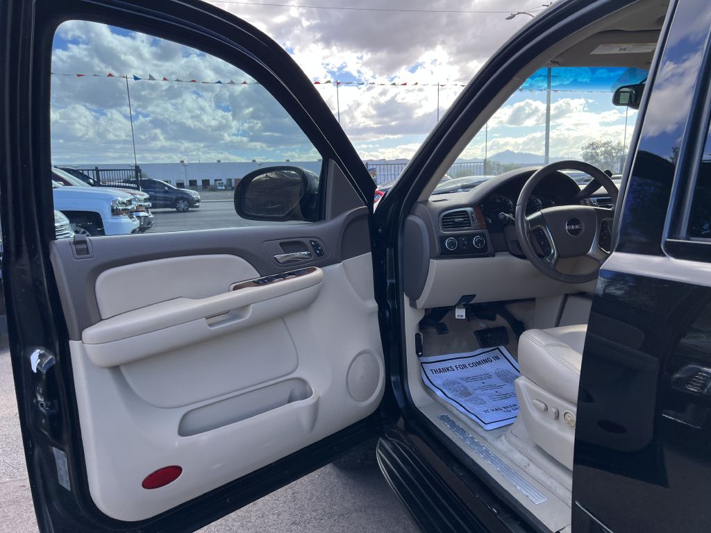 Photo 9 of this GMC YUKON