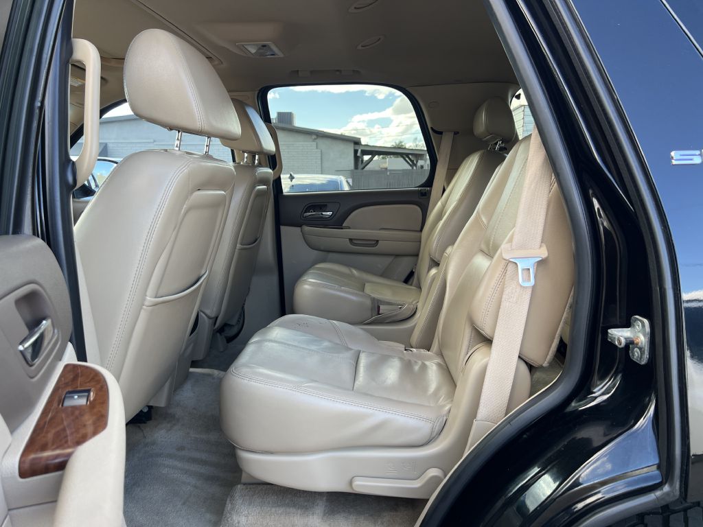Photo 12 of this GMC YUKON