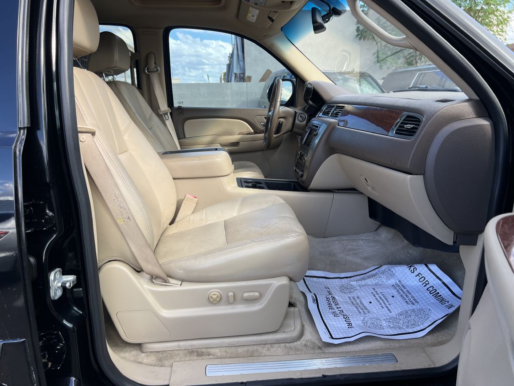 Photo 19 of this GMC YUKON