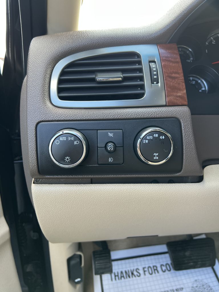Photo 21 of this GMC YUKON